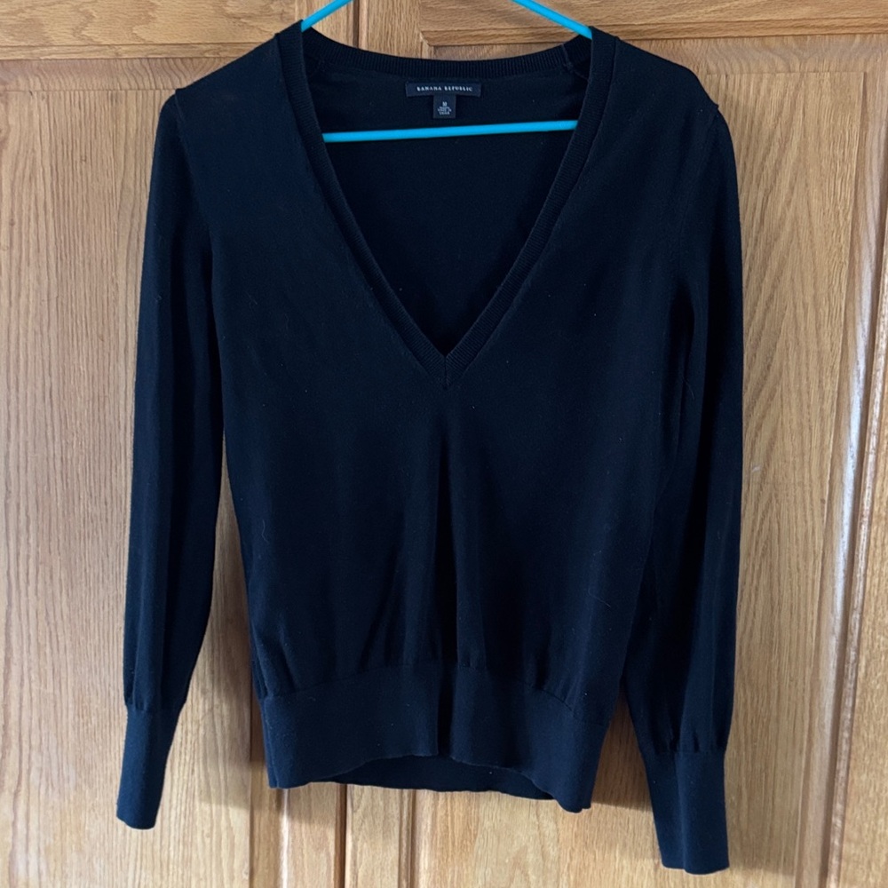 Banana Republic Classic Black V-Neck sweater